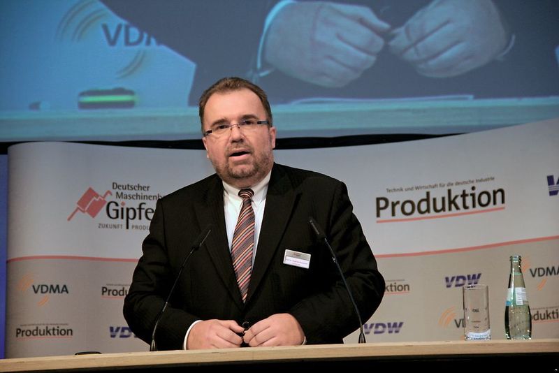 Prof. Dr. Siegfried Russwurm, CEO Sektor Industry bei Siemens: 