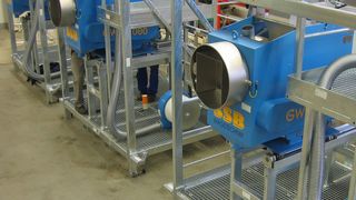 Der Granulatwerfer befüllt LKW-Container mit Kunststoffen, Getreiden und Futtermitteln. (Bild: SSB Wägetechnik)