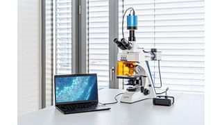 Das Fluoreszenzmikroskop Kern OBN 142 ist auch als digitale Komplettlösung mit gekühlter Fluoreszenzkamera, Adapter und Software erhältlich.  (Bild: Kern & Sohn)