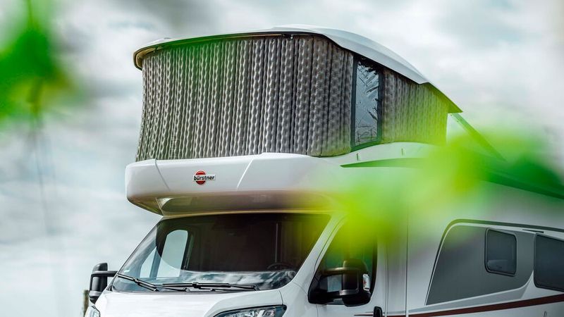 Der Bürstner Lyseo Gallery kommt mit einem aufblasbaren Alkoven.  (Bild: Bürstner)