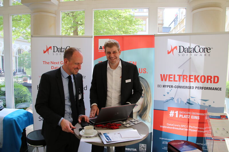 Mit Christian Geilen und Thiemo Küsters waren ADN & Datacore kompetent vertreten. (Vogel IT-Medien GmbH)