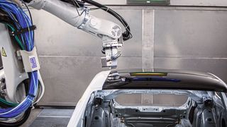 Dürr ist für das Roboter-Lackiersystem Ecopaintjet mit dem Deutschen Innovationspreis in der Kategorie Großunternehmen ausgezeichnet worden.  (Dürr)