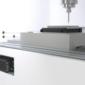 Die IDS Sensorik kann Positionen direkt am Werkstück erfassen. Messfehler verursacht durch Elastizitäten und Verschleiß in Führungen und Lagerungen sowie Einflüsse von Temperaturdehnungen und Maschinenverformungen sind mit diesem System ausgeschlossen.