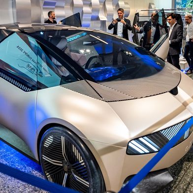 Durch innovative Werkstoffe, einen steigenden Anteil an Rezyklaten und moderne Fertigungsverfahren wird der Einsatz von Kunststoffen im Automobilbau noch vielseitiger und umweltfreundlicher. (Bild: VDI Wissensforum)