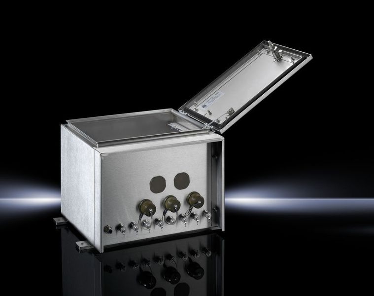 Das Leergehäuse: Verwendet werden Edelstahl-Gehäuse in der Größe 300 × 400 × 310 mm³ (BxHxT), die auf der Standard-Gehäuseserie AE von Rittal basieren (Archiv: Vogel Business Media)