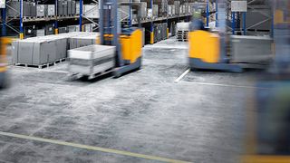 Der Abnehmer der über 1000 Li-Ion-Maschinen von Jungheinrich kann sich das Vorhalten von Zweitbatterien und Wechselvorrichtungen für die Geräte zukünftig sparen. (Jungheinrich)