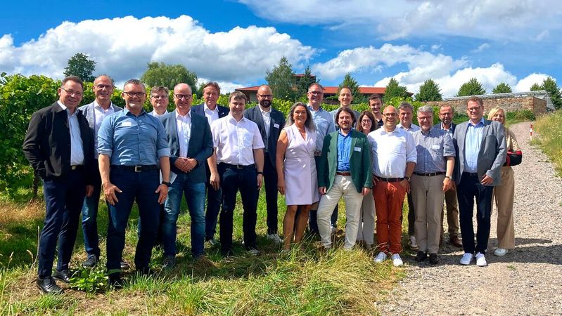 Die Teilnehmer des Pressesprecher-Herbstseminars in Edenkoben(Bild:  Doris S. Pfaff - VCG)