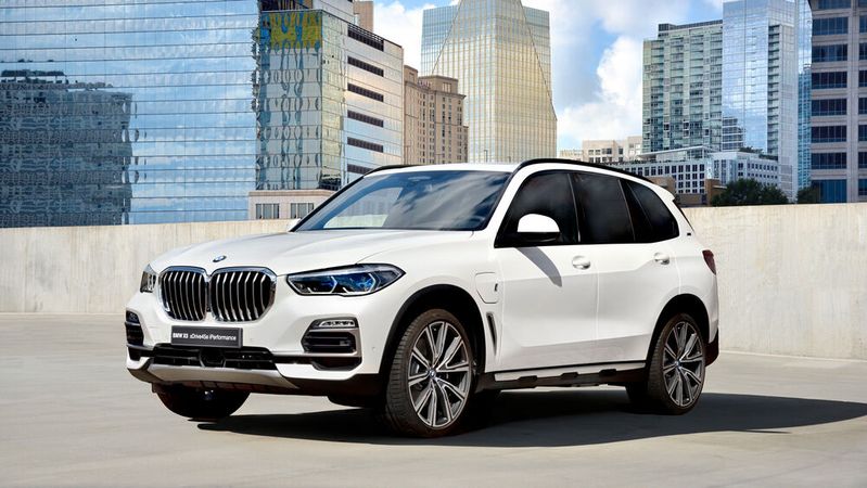 Hierzulande müssen circa 2.000 X5-Halter bei Ihrer Vertragswerkstatt vorbeifahren.(Bild:  BMW)