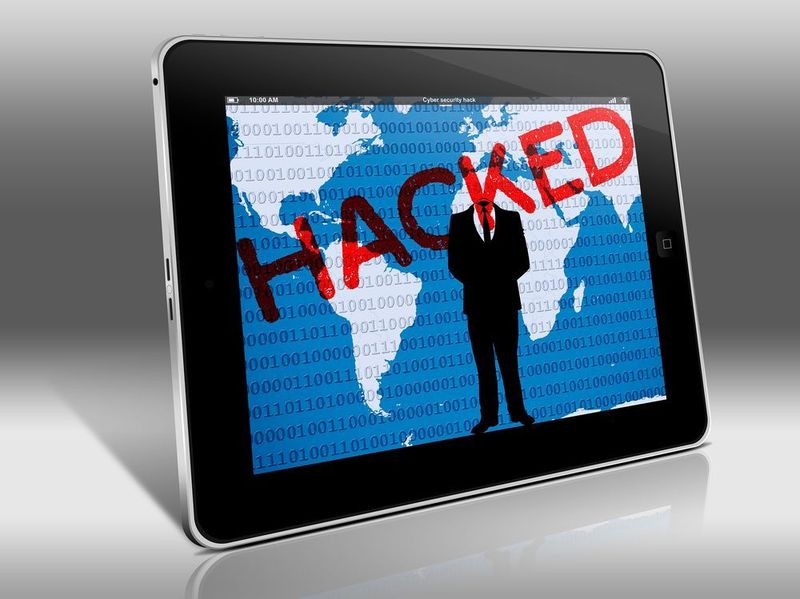 Wie bei den Laptops und PCs eignen sich auch Smartphones oder Tablets als Türöffner für Cyberkriminelle, die auf persönliche oder finanzielle Daten aus sind. (Pixabay/PeteLinforth)