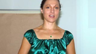 „Mit den Variolution-Paketen bündelt SEW die langjährige Erfahrung und Kompetenz in der Erarbeitung von Applikationslösungen“, sagt Produktmanagerin Yvonne Heil.Bild: Schäfer (Archiv: Vogel Business Media)