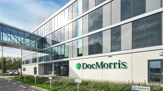 Verwaltung von Doc Morris: Deutschlands bekannteste Onlineapotheke darf jetzt auch kühlpflichtige Arzneimittel temperaturgeführt ausliefern.(Bild:  Andreas Horsky)