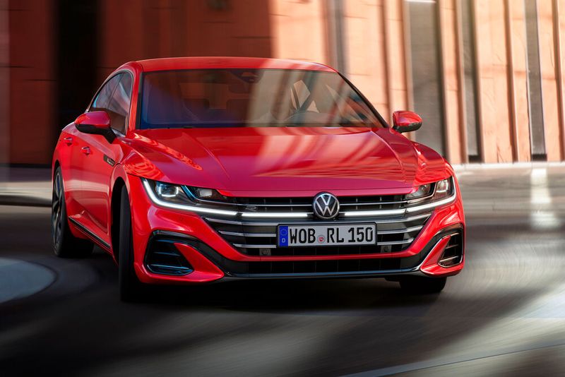 Die Limousine soll bei etwa 44.000 Euro starten. (Bild: Volkswagen)