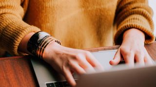 Vergleichen Sie sich mit anderen Unternehmen und finden Sie bei einem Selbsttest heraus, wo Sie mit Ihrem B2B-Marketing stehen. (gemeinfrei)