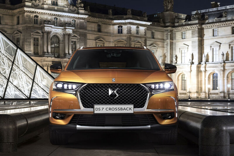 Wie heute üblich, verwenden die Franzosen einen großen, in diesem Fall sechseckigen Kühlergrill im Diamant-Design. (DS)