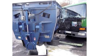 Ein Unfall beim Warentransport ist schnell passiert. Ein passender Versicherungsschutz federt nicht nur finanzielle Folgen entstandener Schäden ab.  (Bild: HDI-Gerling)