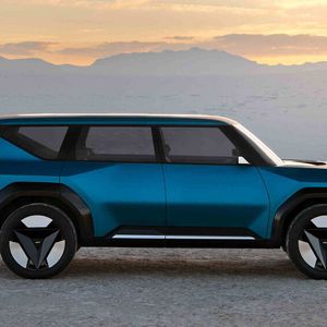 Das Konzeptauto hat Kia auf mächtige 22-Zoll-Räder gestellt.(Bild:  Kia)