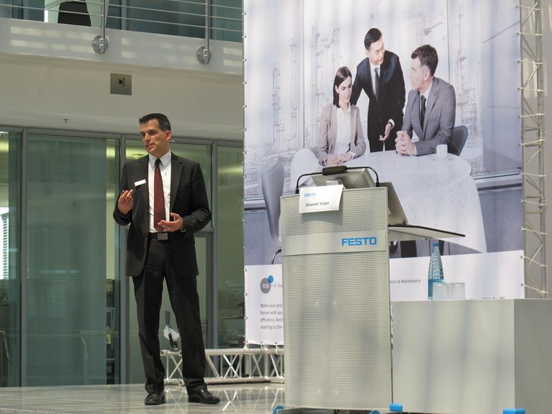 Alexander Vargas (Head of Process Automation Americas) stellte in seiner Präsentation ein Anwenderbeispiel aus dem Bergbau in Südamerika vor. (Bild: Ernhofer/PROCESS)