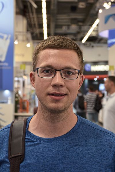 „Ich beschäftige mich mit mechanischer Zerkleinerung und hoffe darauf, komplett neue Anlagen kennen zu lernen und Neuigkeiten über Geräteinnovationen zu erfahren.“, Matthias Ertel, Labor/Entwicklung Spezialitäten bei Harold Scholz & Co., Recklinghausen. (Bild: PROCESS)