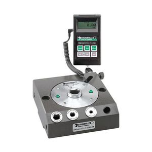 Das Prüfgerät Sensotork 7707 W bietet maximale Flexibilität und passt dank seiner geringen Abmessungen und der flexiblen Montagemöglichkeiten an nahezu jeden Arbeitsplatz.(Bild:  Stahlwille)