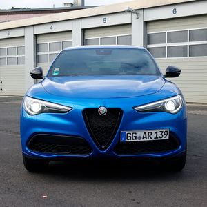 Markant und markentypisch ist das Gesicht des Allrad-Alfas.(Bild:  Schreiner – »kfz-betrieb«)