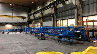 Die Vormontage des Stormajor der neuen Generation mit beweglichem Ausleger findet derzeit in Rheinberg statt. (Bild: Aumund Fördertechnik)