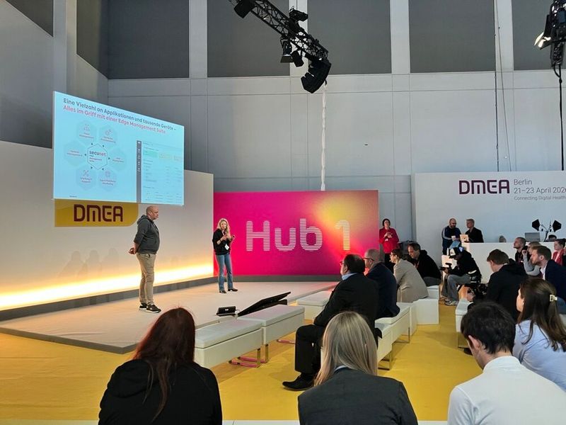 Das Programm erstreckte sich über sechs Hallen mit zahlreichen Bühnengesprächen auf verschiedenen Stages und an den Messeständen. (Bild: @ Serina Sonsalla)