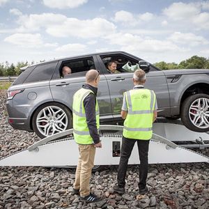 (Jaguar Land Rover)