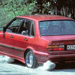 Im Typ B2 bot Audi erstmals seinen Quattro-Antrieb an. Abt packte in einen solchen den Fünfzylinder-Turbo aus dem Urquattro und erschuf damit „Deutschlands schnellsten Audi 80“.(Bild:  Abt)