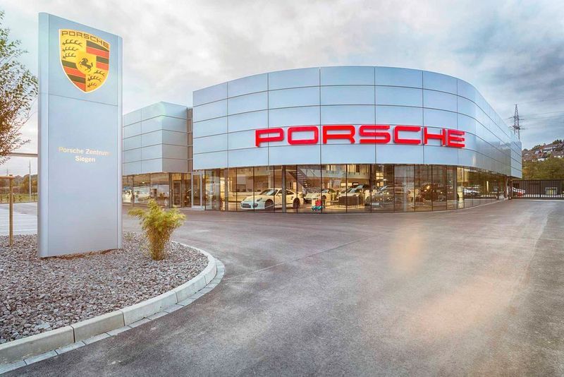 Offizieller Startschuss für das neue Porsche-Zentrum Siegen war am 4. November. (Stefan Wendt)