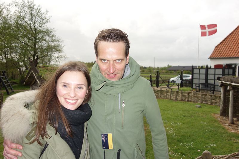 Tanja Poscharny und André ter Schüren, Microsoft wollen sich von der Wahrsagerin die Steine legen lassen (IT-BUSINESS)