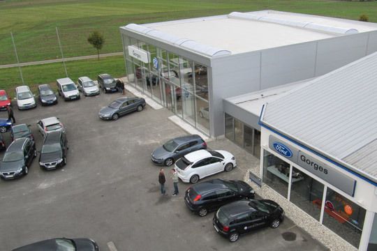 Das neue Autohaus befindet sich direkt neben dem bestehenden Ford-Betrieb des Unternehmens in der Hans-Georg-Mettler-Straße in Morbach. (Archiv: Vogel Business Media)