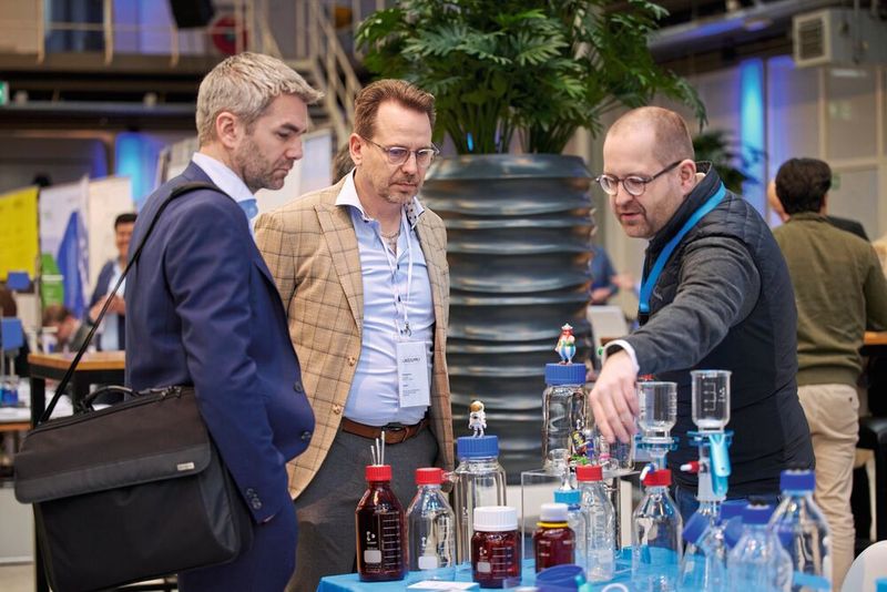 The key point is that the laboratory products are not only interesting to look at, but are also explained by the exhibitors with passion and expertise.   For more information about upcoming LAB-SUPPLY trade fairs, visit www.lab-supply.info (Bild: Eye Am Chris)