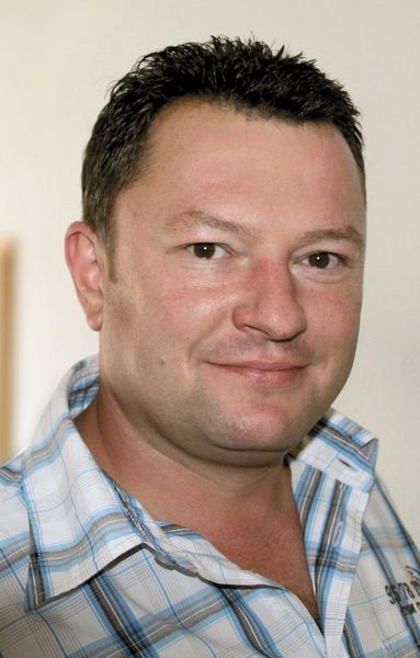 Jens Strebelow, Produktionsleiter bei Vomat: „Um im Bereich Feinstfiltration endlich eine kostengünstige und optimale Lösung zu schaffen, entwickelte Vomat in Kooperation mit erfahrenen Unternehmen von Maschinen- und Werkzeugherstellern sowie der metallbearbeitenden Schleifbranche das Vomat-Filtersystem. Es erreicht die in allen Bereichen hoch gesteckten Ziele.“  (Bild: Vomat)