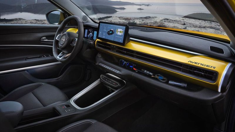 Hinter dem Lenkrad zeigt sich ein modernes und digitales Cockpit. (Bild: Jeep)