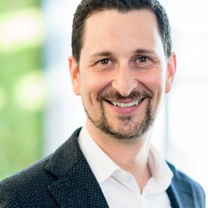 Karl Heckl ist neuer Executive Vice President Germany bei Lapp und übernimmt damit die Verantwortung für den Vertrieb in Deutschland. Heckl war zuvor in mehreren verantwortlichen Positionen bei einem führenden Unternehmen der Steuerungs- und Automatisierungstechnik tätig. 