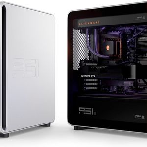 Hinter der Sichtscheibe ist die All-in-One-Wasserkühlung für den Prozessor zu sehen. Sie hält die 200-Watt-TDP des Ryzen 9 9950X3D2 im Zaum. (Bild:  Dell Technologies)
