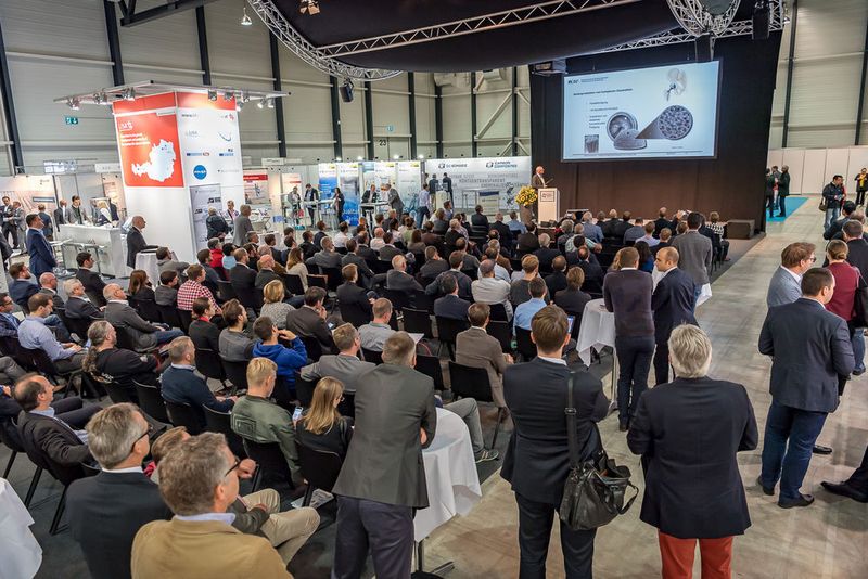 Die zweite Swiss Medtech Expo ging erfolgreich zu Ende. Spezialistinnen und Spezialisten aus der Medizintechnik nutzten die Fachmesse für den Wissensaustausch und die Netzwerkpflege. Höhepunkt der Swiss Medtech Expo war die Lancierung des digitalen Treffpunktes Medtech.plus. (Impressionen von der Swiss Medtech) (Messe Luzern / Christoph Arnet)