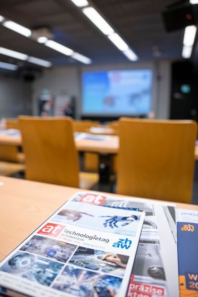 Der at-Technologietag Automation an der ZHAW School of Engineering in Winterthur brachte den Teilnehmern Ideen und Anregungen, wie sie die Zukunft der industriellen Automation gestalten können. (Bild: Thomas Entzeroth)