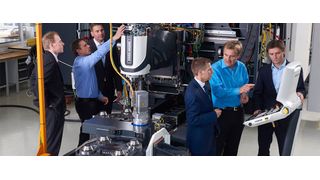 Innovation bei SChaeffler: "Werkzeugmaschine 4.0" heißt das Projekt, das vom Sensor bis in die Cloud bestehende Technik mit neuen digitalisierten Komponenten vernetzt und einen konkreten Schritt in Richtung digitalisierte Produktion darstellt. Jetzt kommt die Kooperation mit IBM hinzu. (Schaeffler Technologies AG & Co. KG)