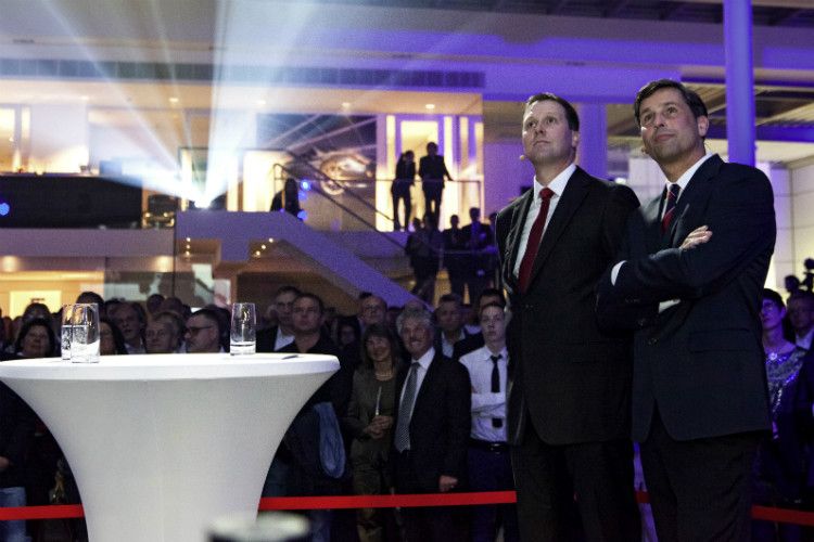 Geschäftsführer Christian Boe (links) begrüßte Porsche-Deutschlandchef Klaus Zellmer. (Foto: Porsche-Zentrum Mannheim)