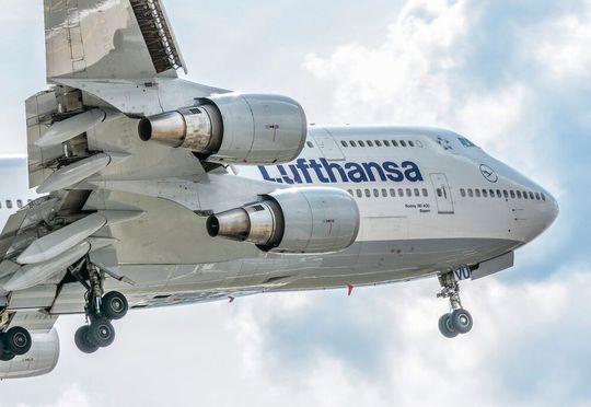 Die Lufthansa will Geschäftsreisenden jetzt schon vor dem Flug viel Arbeit abnehmen. Und zwar gibt es mit Swifty jetzt eine auf künstlicher Intelligenz basierende App, die die Organisation einer Reise wesentlich einfacher und übersichtlicher macht, wie die dpa erfahren hat.(Bild:  Lufthansa)