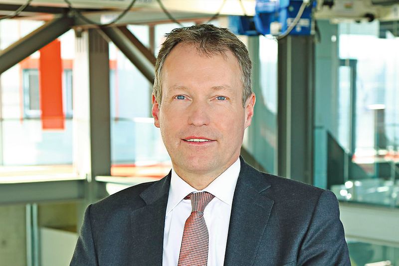 Jürgen Gast ist Leiter Anlagensysteme bei Esta. Er erklärt im Interview, welche Möglichkeiten es für Metallbearbeiter gibt, Schweißrauch sicher zu erfassen und abzuscheiden. (Esta)