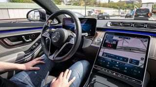 Das autonome Fahren braucht einfache Regeln für die Fahrzeughalter. (Bild: Mercedes-Benz AG)