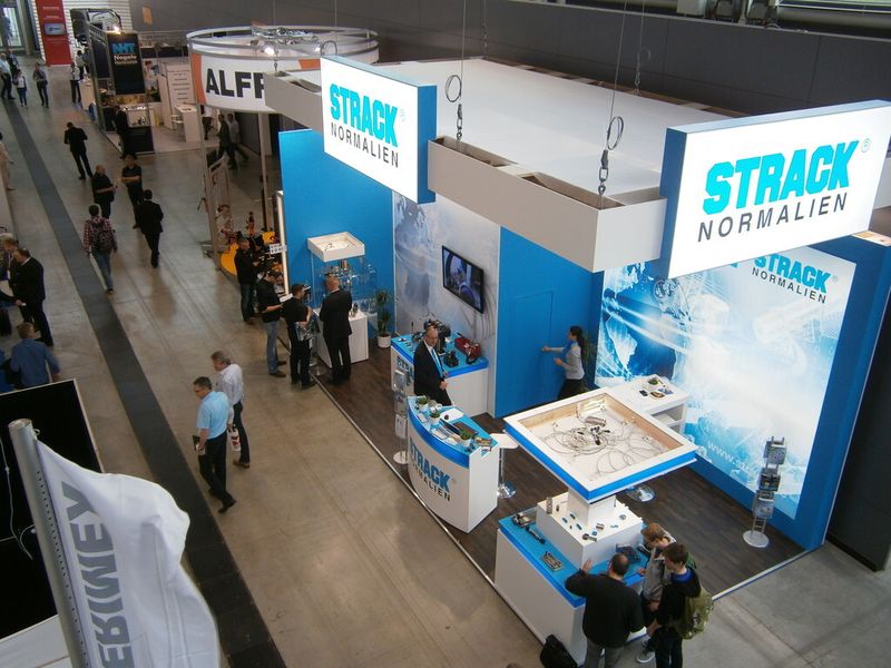 Und ab hier erleben Sie immer wieder, was es sonst noch so auf der Premiere der Moulding Expo zu erleben gab. Mit dabei sind ein Trabi, ein BMW i8, diverser Boliden der Formula Student, ein Rennsimulator, Bauteile, Werkzeugmaschinen und vieles Mehr...die Moulding Expo hat gemäß den Aussagen der Initiatoren ihr Versprechen erfüllt, der Branche eine neue, optimierte Präsentationsplattform zu bieten. (Bild: Königsreuther)