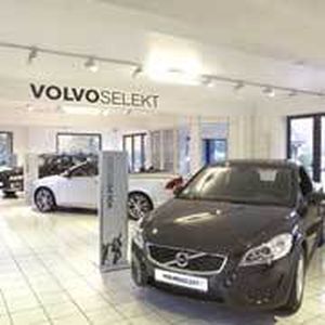 Geprüfte Qualität und mehr: Die Kunden werden künftig im Händlerbetrieb mit einer speziellen Signalisation und Informationsmaterialien explizit auf das Angebot von „Volvo Selekt“ hingewiesen.