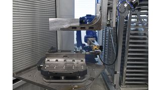 Bei der Bearbeitung der Rohteile kommen wiederum die Zentrischspanner C2.0, die Festbackenspanner S2 und die Nullpunktspannsysteme „gredoc“ zum Einsatz. Fixiert wird mit Schlüsselweite 27. (Bild: Gressel)