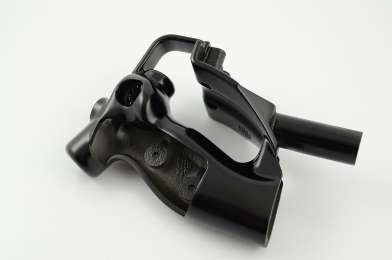 Das Lasersintern erlaubt das Erzeugen komplexer Geometrien, wie bei dem Gehäuse des Scanners. (Materialise)