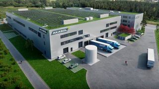 Eingeweiht! Das ist die Gigafactory 1 von Akasol in Darmstadt, Europas größte automatisierte Fabrik für Nutzfahrzeugbatterien. Die momentane Produktionskapazität liegt bei 1 Gigawattstunden. Das sei erst der Anfang. (Akasol)