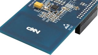 Explore NFC: externes Schnitstellenboard für Near Field Communication (Bild: NXP / Farnell)