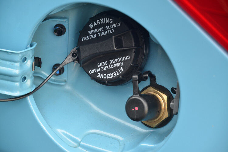Der Tankanschluss für den Autogasbehälter ist sauber unter der Tankklappe angebracht. (Foto: Hyundai)